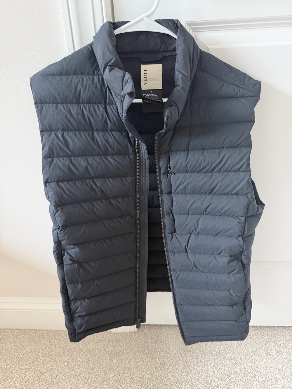 Vuori Men’s Steadfast Insulated Vest Size Medium Zip Up
